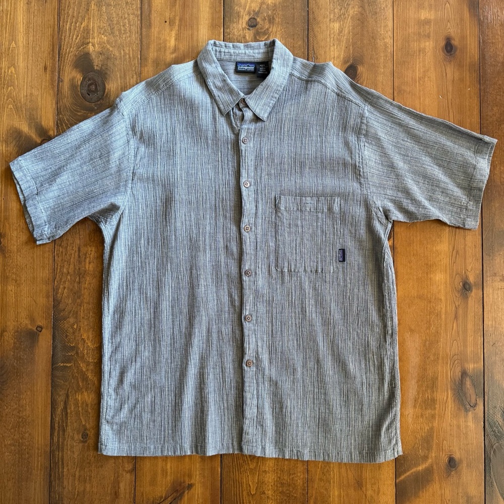 EUC Patagonia Men’s XL Short-Sleeve Casual Button-Down Shirt in Light Gray